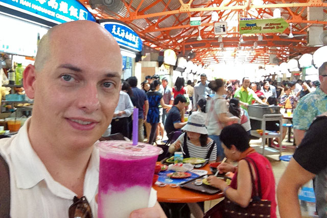 Suco de pitaia com graviola, no Maxwell Road Hawker Centre