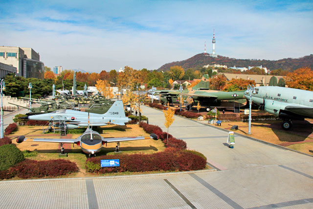 Exibição externa do Memorial da Guerra da Coreia