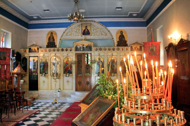 Igreja ortodoxa de Santa Sofia, na Rua Dionysiou Areopagitou