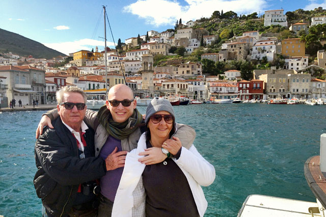 Com meus pais no Porto de Hidra