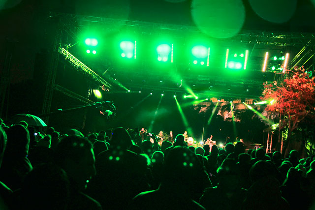 Show da virada de ano em palco montado na Praça Jacqueline de Romilly