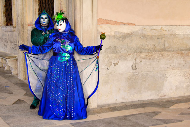Foliões no Palazzo Ducale, de frente para a Riva degli Schiavoni