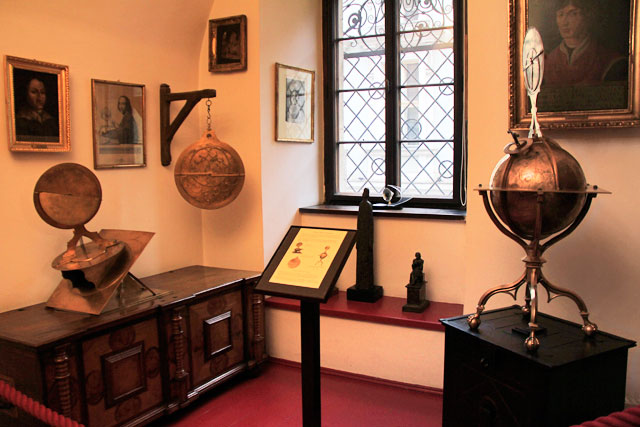 Instrumentos de Nicolau Copérnico, no Collegium Maius