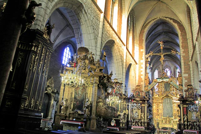Interior da Basílica de Corpus Christi