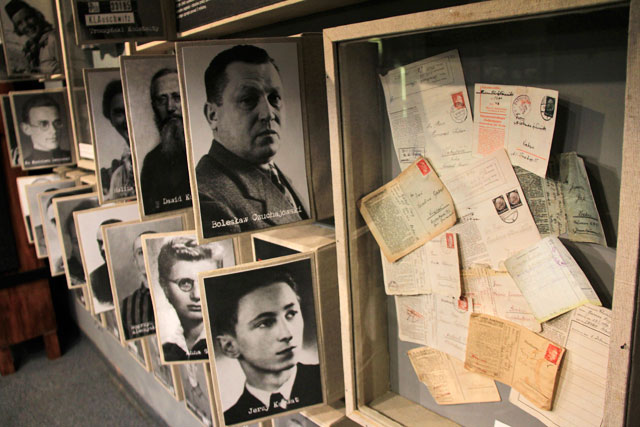 Exibição Povo de Cracóvia em tempos de terror 1939-1945-1956, no museu Ulica Pomorska