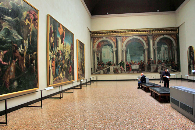 Gallerie dell'Accademia. Ao fundo está a obra de Paolo Veronese Ceia na casa de Levi, de 1573