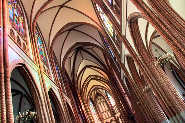 Interior da Catedral de São Miguel Arcanjo e São Floriano, o Mártir 