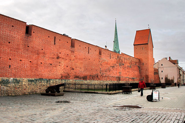 Portão Sueco (Zviedru vārti), na Rua Torņa