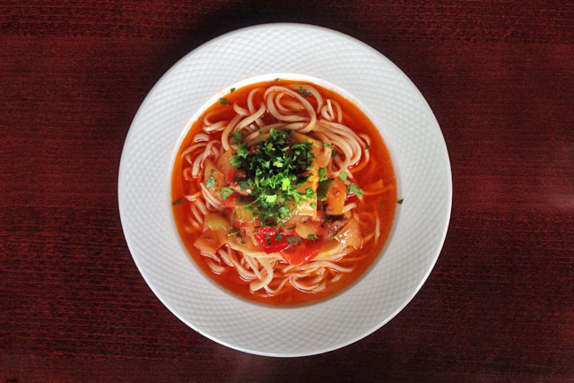 Lagman, servido no Uzbeku Šašliks