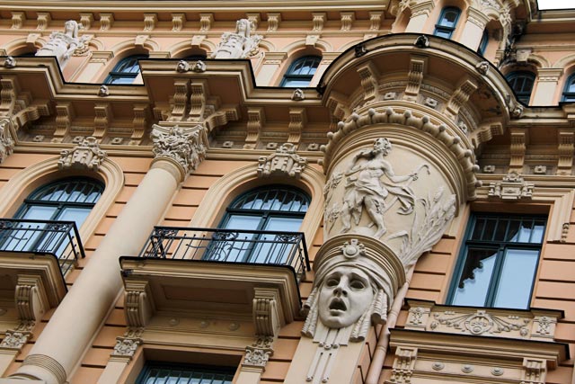 Detalhe da fachada do edifício da Embaixada da Irlanda, na Rua Alberta