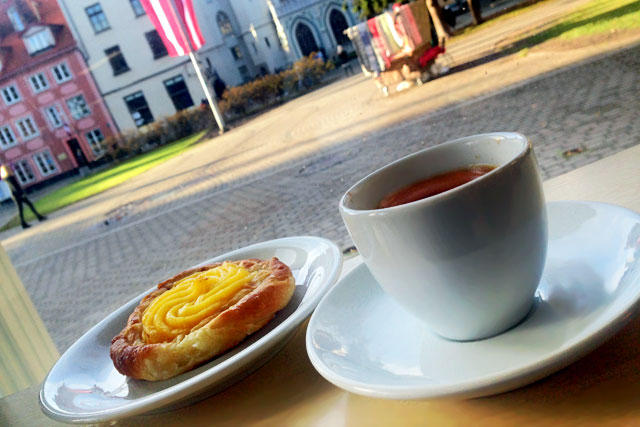 Cafeteria da Praça Līvu, na Cidade Velha