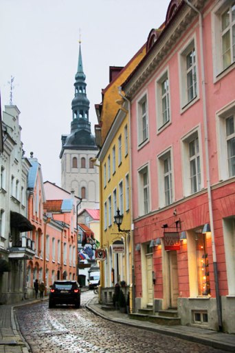 Rua Rataskaevu, na Cidade Velha. 