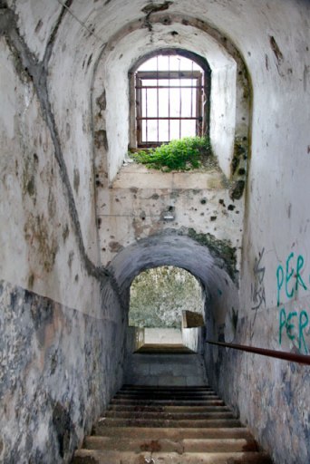 Escadaria que leva ao terraço do Forte Imperial
