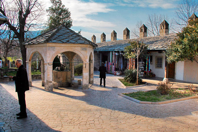 Pátio da Mesquita Koski Mehmed-pašina