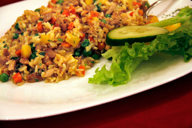 Risotto de vitela, servido no Šadrvan