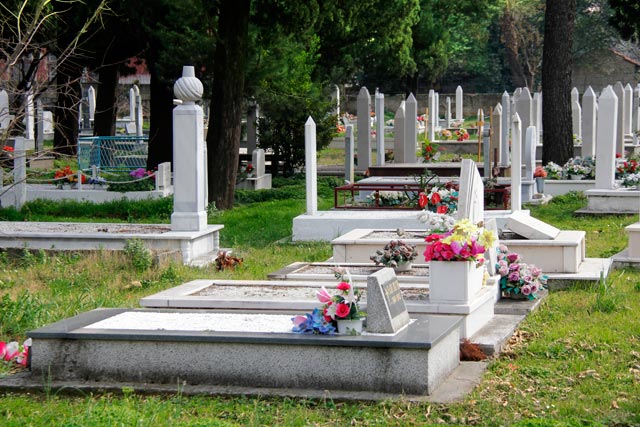 Cemitério da rua Kneza Mihajla Viševića Humskog